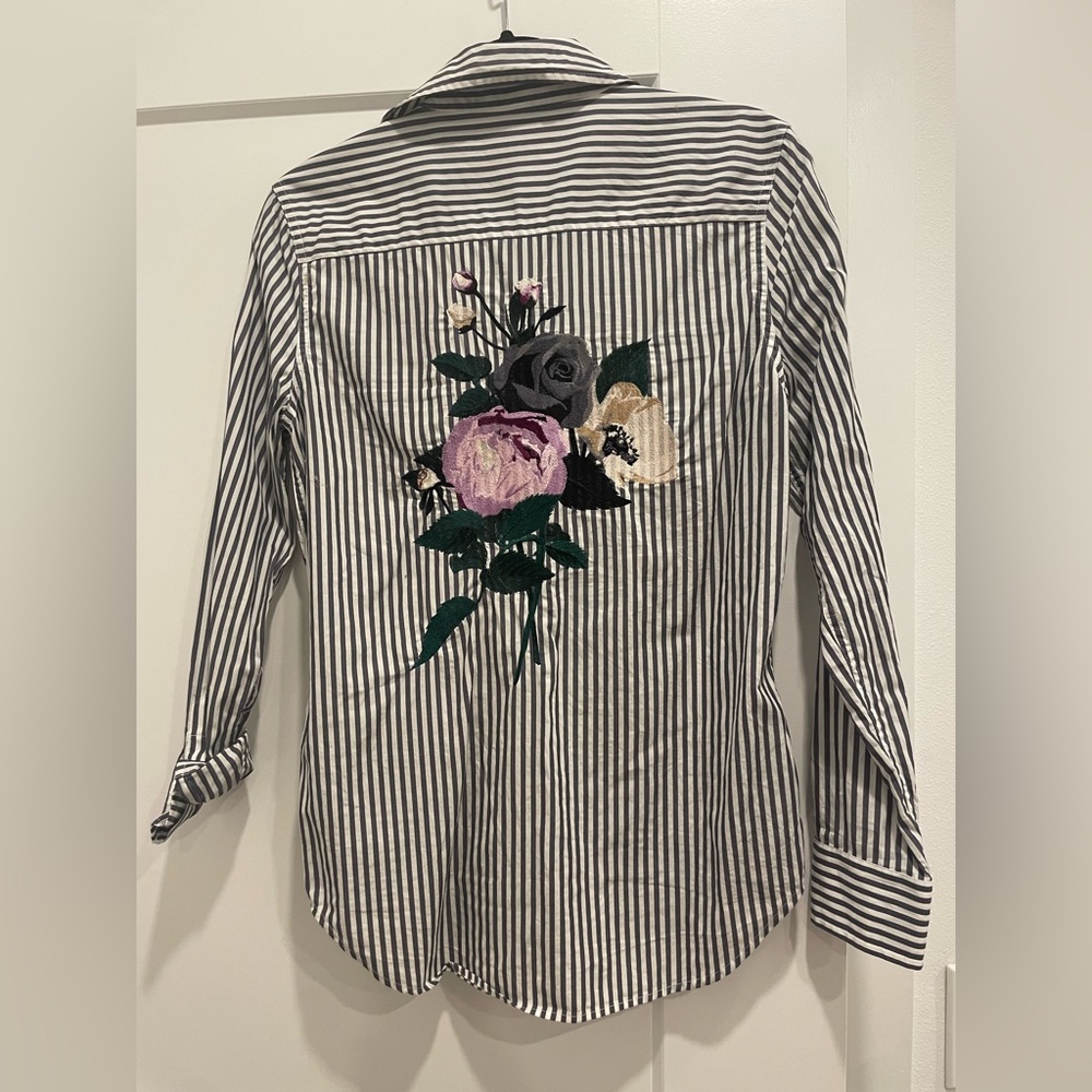 Equipment embroidered blouse